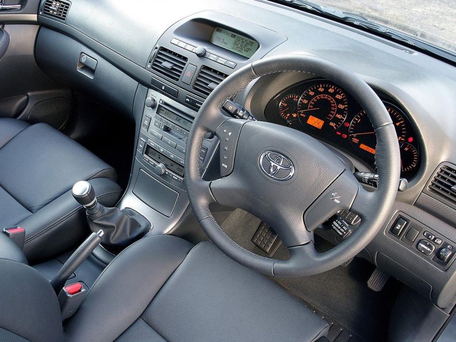  Toyota Avensis Hatchback 2003 года  (UK) (фото 5 из 5)